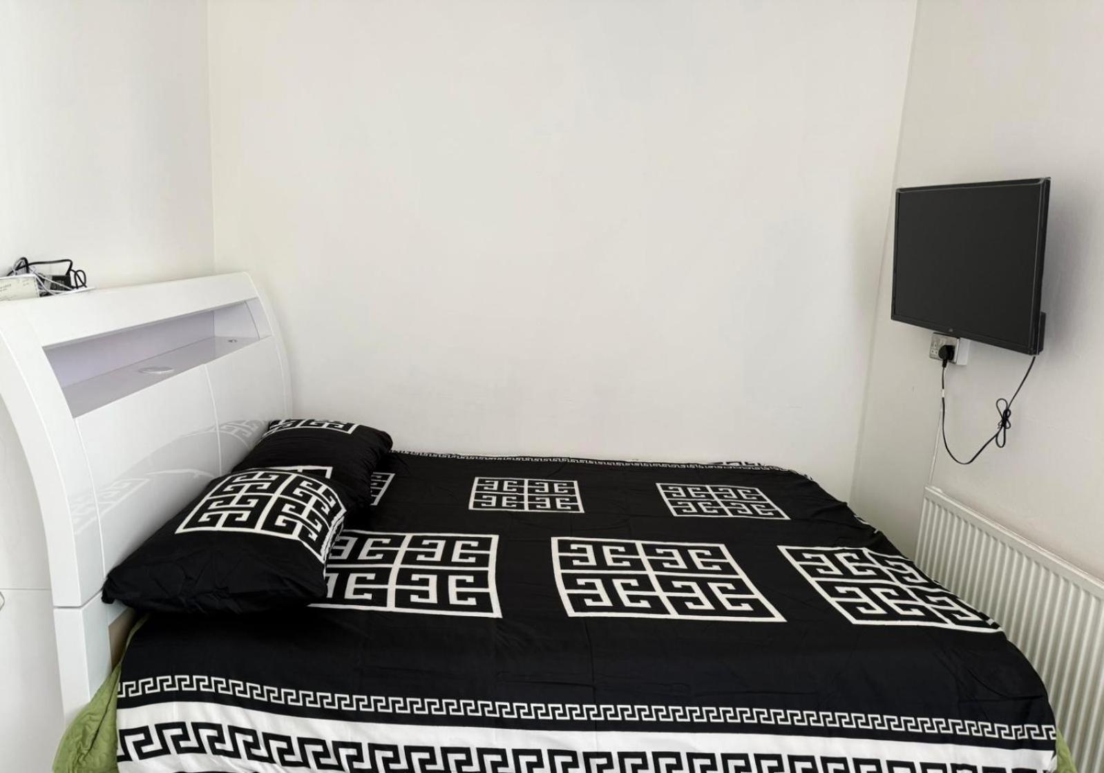 Y2 Bed and breakfast *
